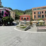 Nuovo Porto Antico 아파트 *