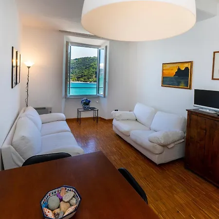 Nuovo Porto Antico Apartment
